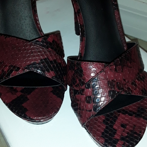 GBG Guess Red Snakeskin Heels - Picture 3 of 5